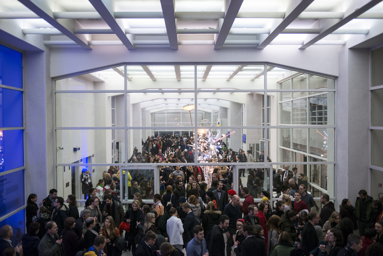 5ad4b91e7db6930965063297