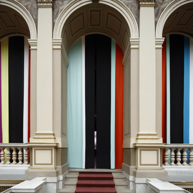 04_Compassion-Fatigue-Is-Over_Aleksandra-Vajd_et_Anetta-Mona-Chisa_Installation-View_c_Galerie-Rudolfinum_Photo-MartinPolak